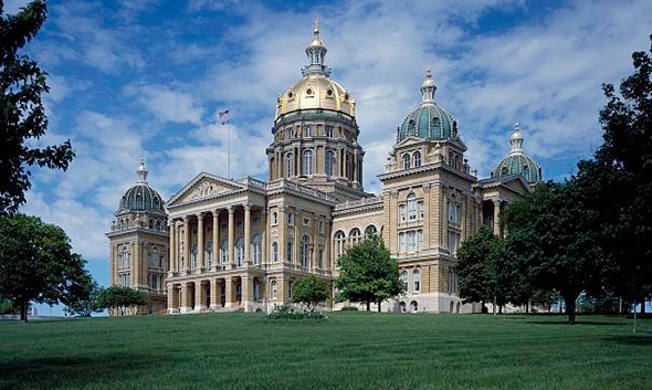 Daily Iowan: Leadership needed to put state interests over cronies